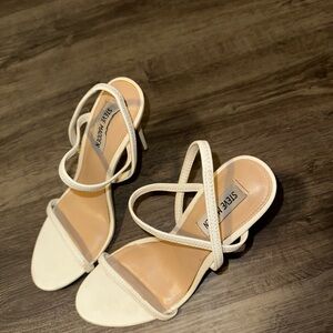 Steve Madden Gabriela white heels size 8.5